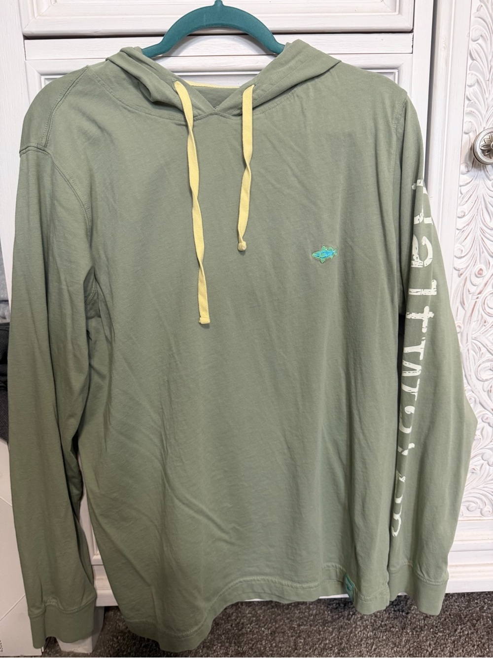 Saltwater Long Island hooded Long sleeve size medium